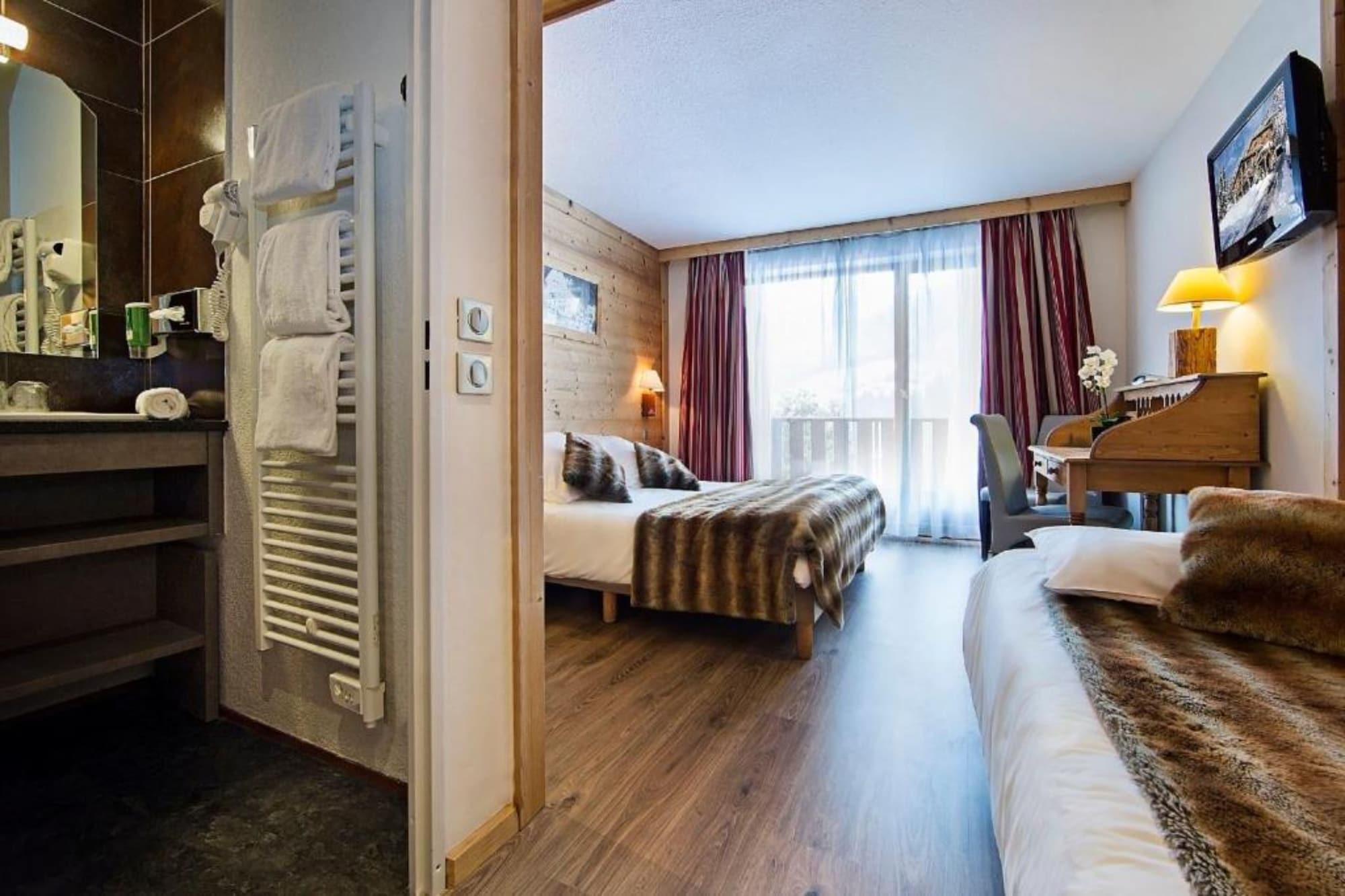 Hotel Alpen Roc ラ・クリュサ エクステリア 写真