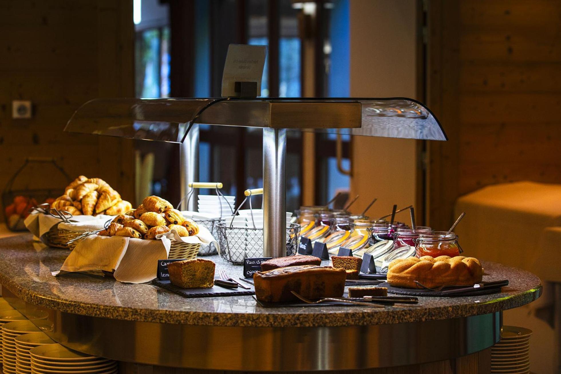 Hotel Alpen Roc ラ・クリュサ エクステリア 写真