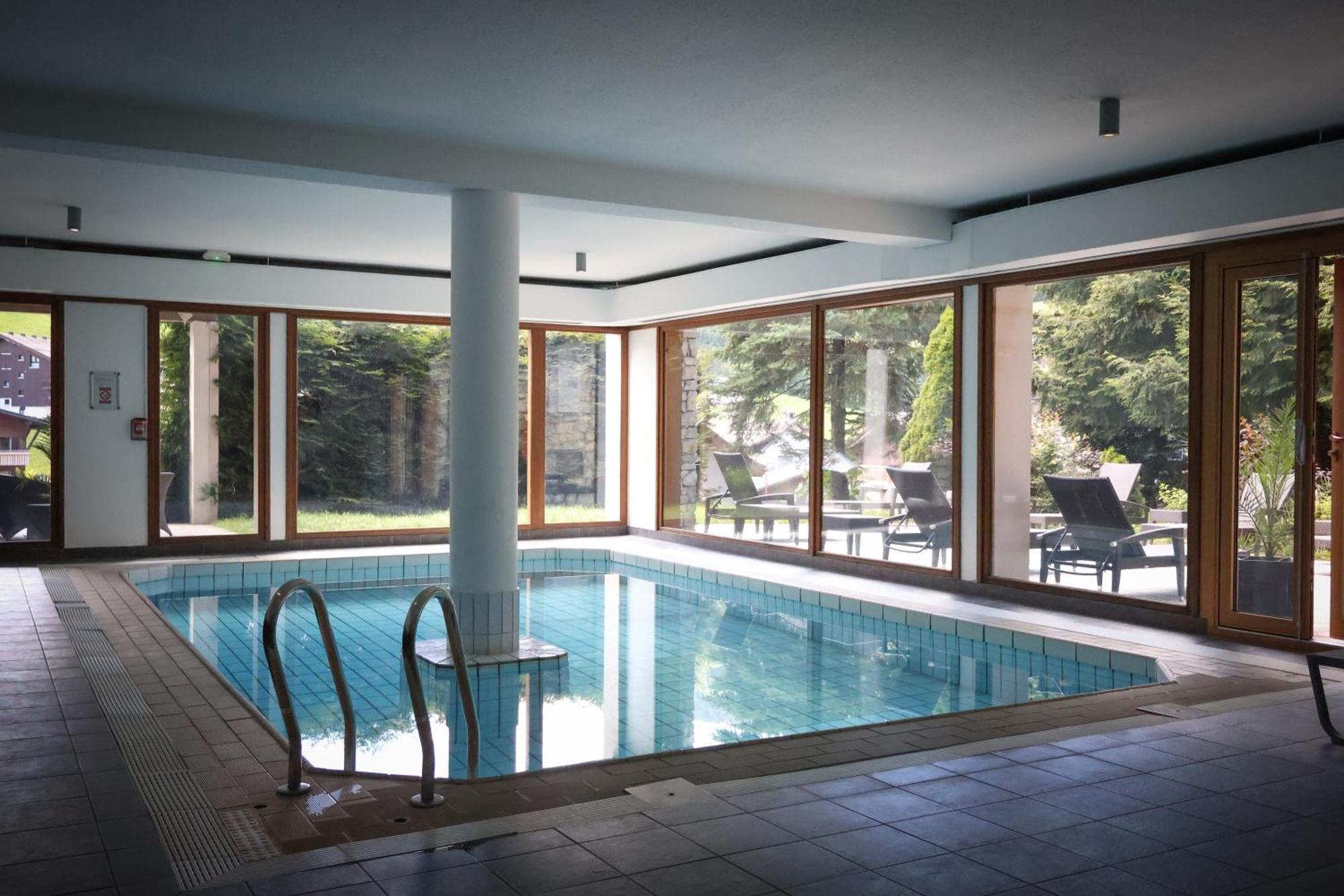 Hotel Alpen Roc ラ・クリュサ エクステリア 写真