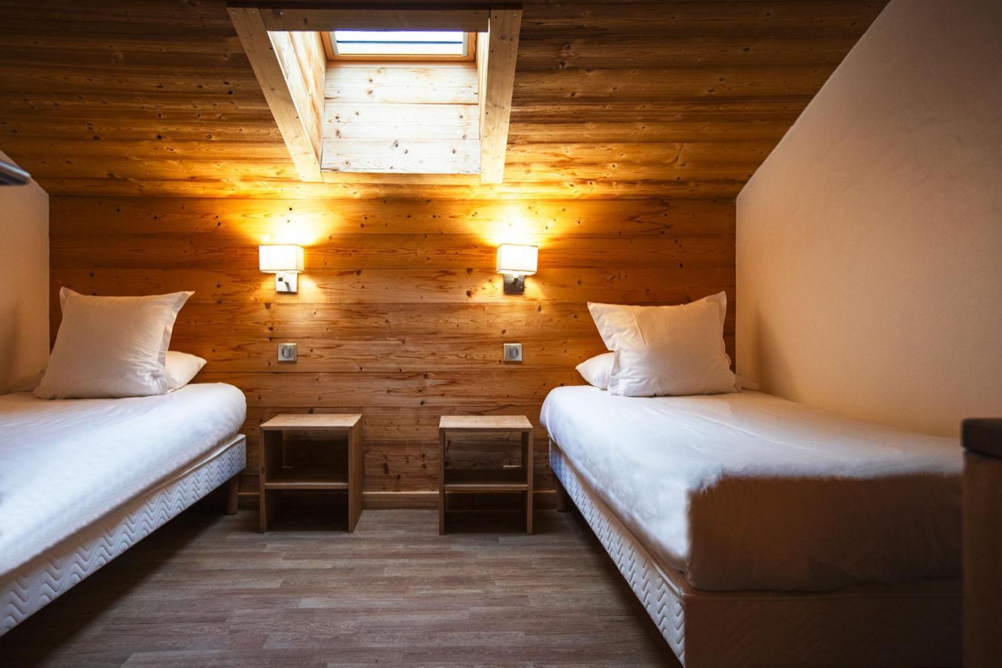 Hotel Alpen Roc ラ・クリュサ エクステリア 写真
