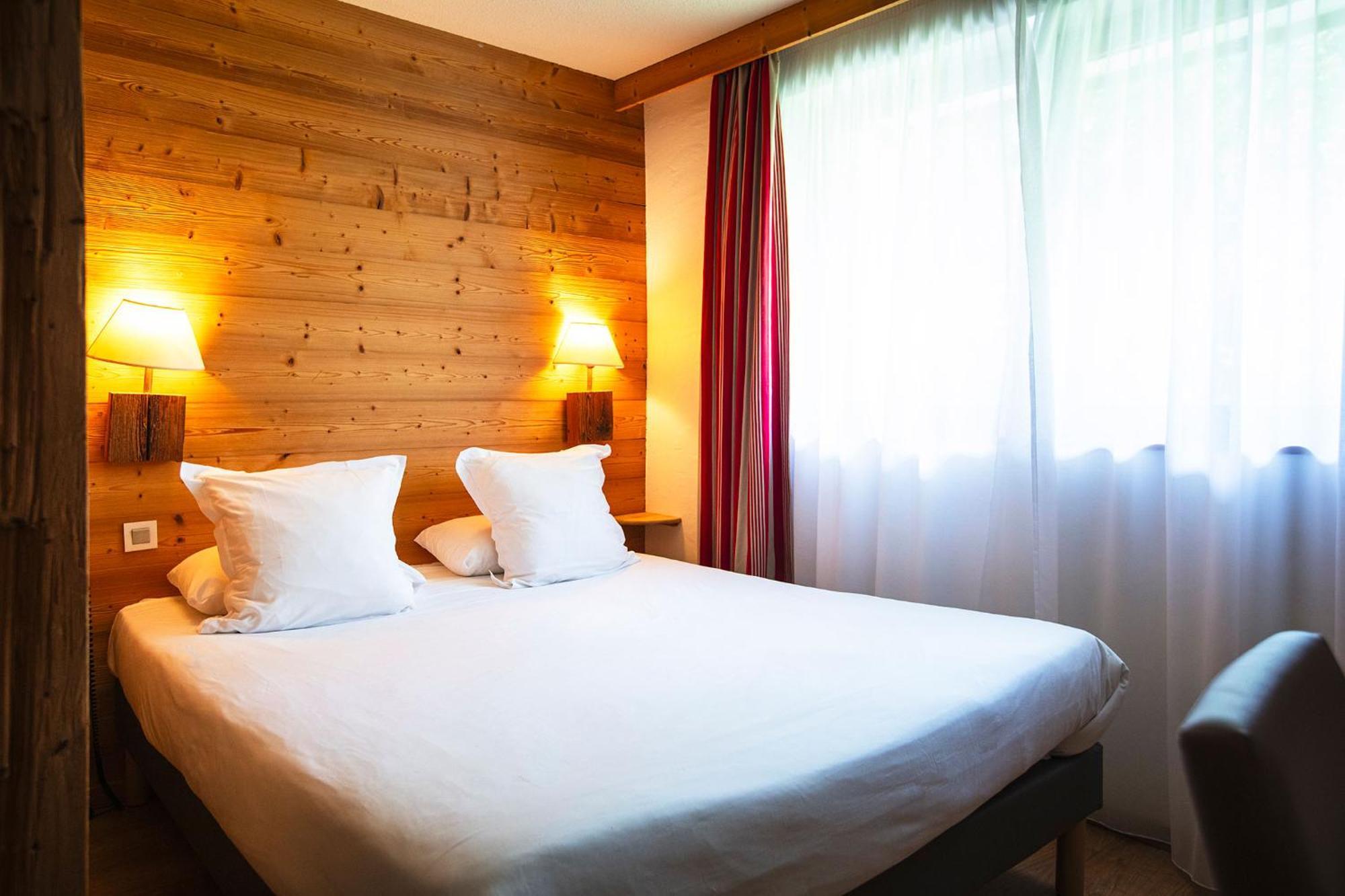 Hotel Alpen Roc ラ・クリュサ エクステリア 写真