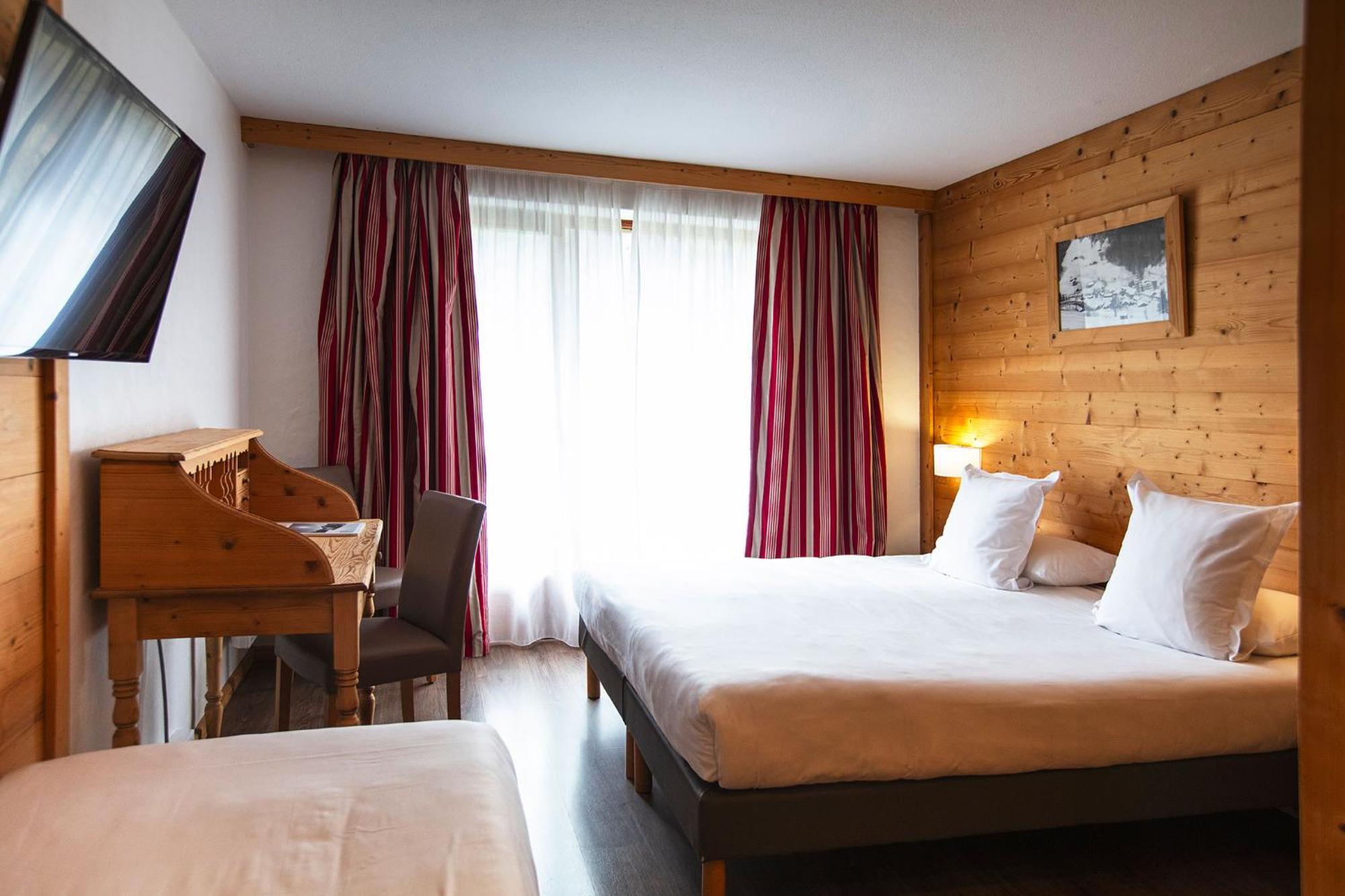 Hotel Alpen Roc ラ・クリュサ エクステリア 写真