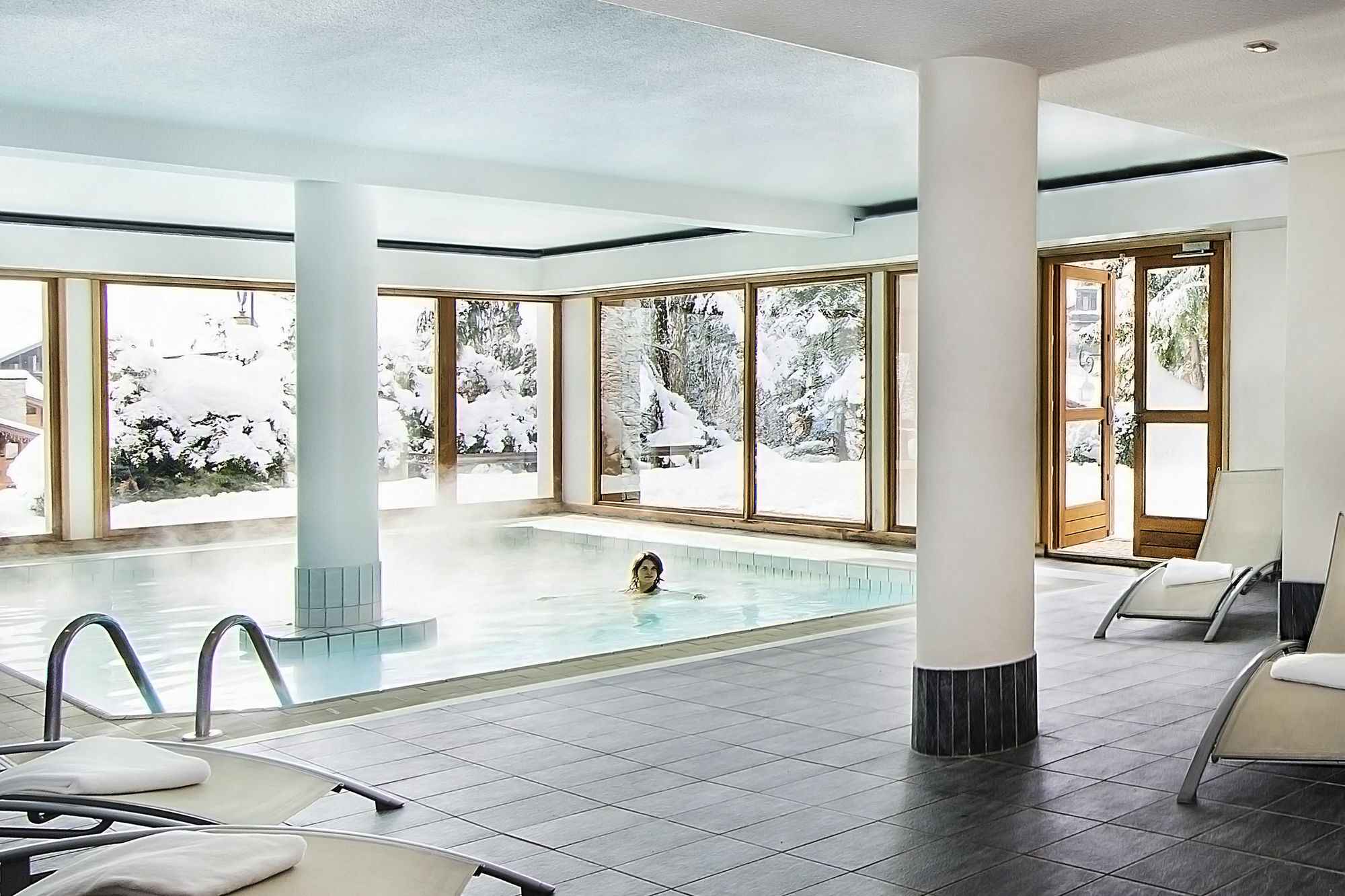 Hotel Alpen Roc ラ・クリュサ エクステリア 写真