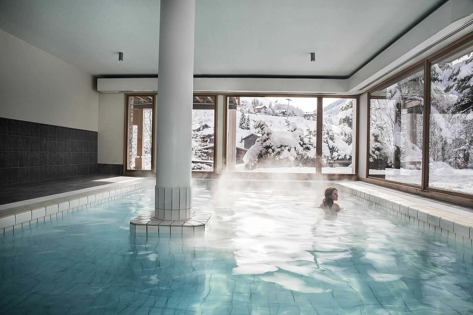 Hotel Alpen Roc ラ・クリュサ エクステリア 写真