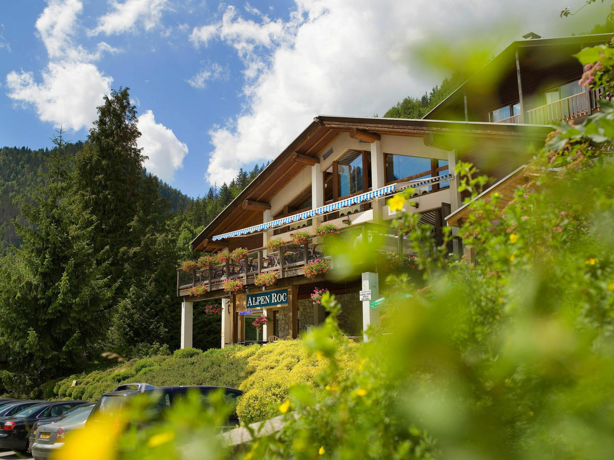 Hotel Alpen Roc ラ・クリュサ エクステリア 写真